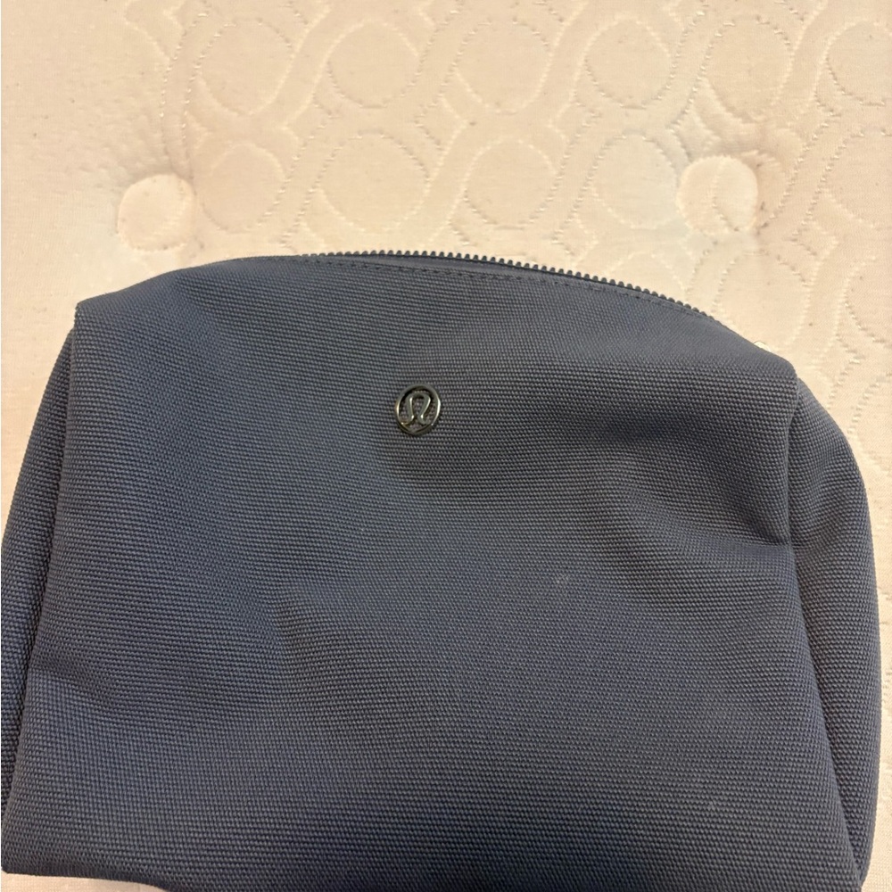 Lululemon Athletica Men's Navy Toiletry Bag